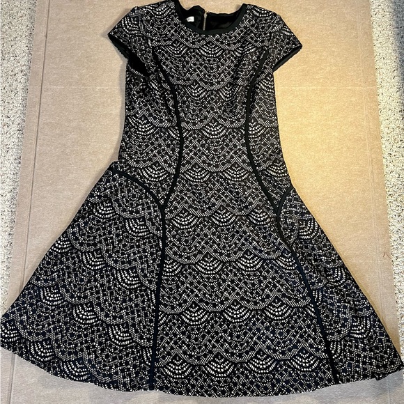 Maggy London Dresses & Skirts - Maggy London Black and Cream Lace Midi Dress, size 12, like new